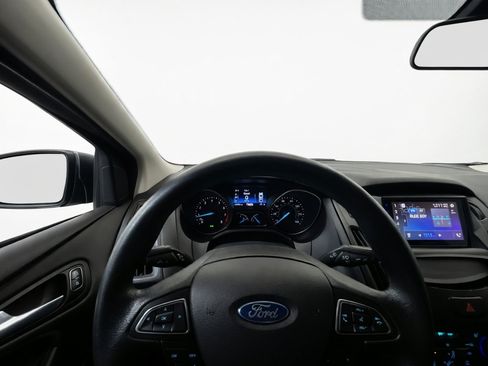 Used 2018 Ford Focus SE FWD image 7