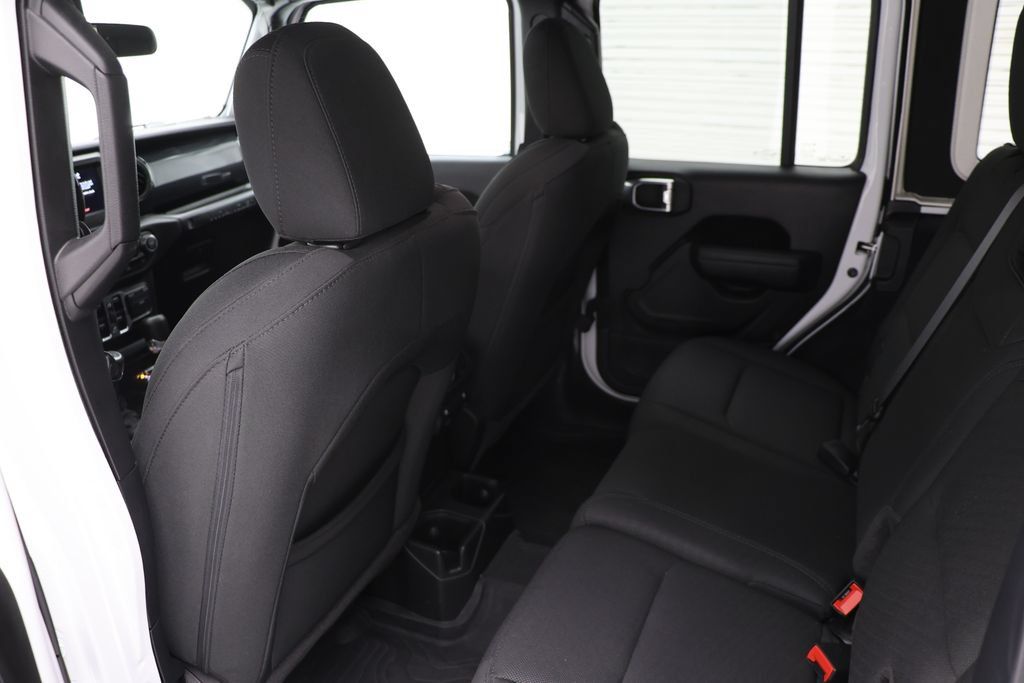 Used 2023 Jeep Wrangler Unlimited Sport AWD/4WD image 10