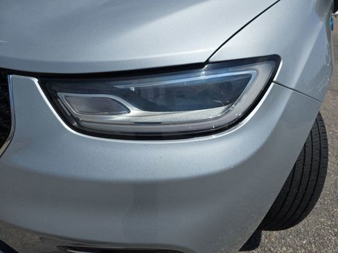 Used 2023 Chrysler Pacifica Touring-L FWD image 33