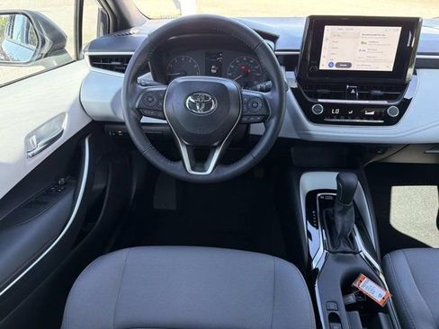Certified 2025 Toyota Corolla SE image 21