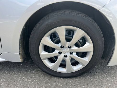 Used 2025 Toyota Corolla LE FWD image 29