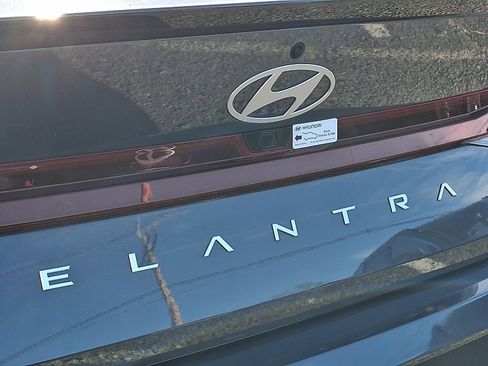 Certified 2025 Hyundai Elantra Sport image 30
