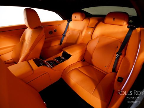 Used 2025 Rolls-Royce Spectre Black Badge w/ Spectre Enhancement Package image 18