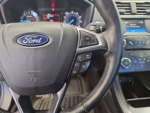 Used 2018 Ford Fusion SE w/ Equipment Group 201A image 17