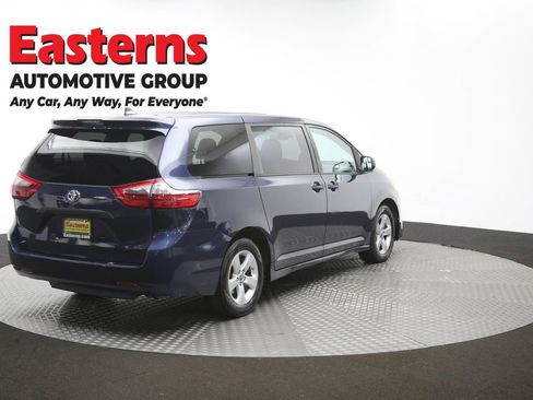Used 2020 Toyota Sienna L FWD image 41