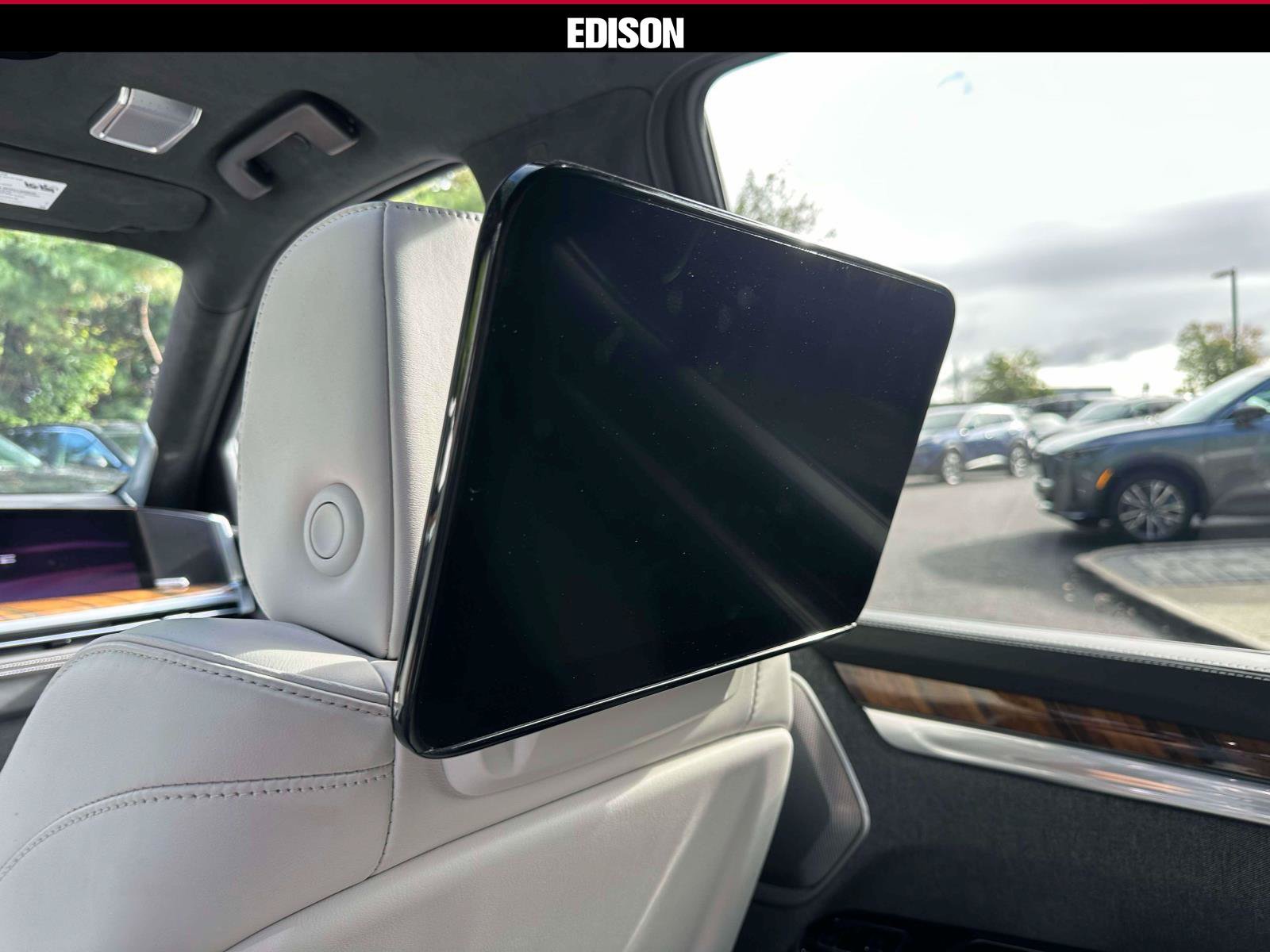 Used 2025 Cadillac Escalade Sport Platinum AWD/4WD image 11