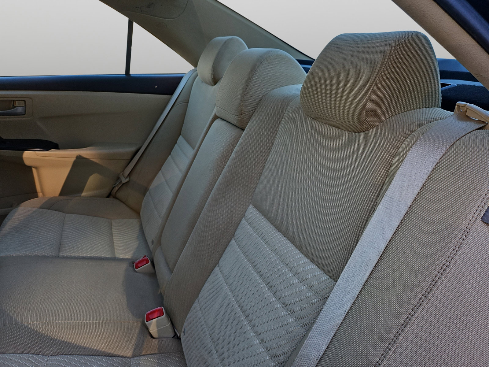 Used 2017 Toyota Camry LE FWD image 39