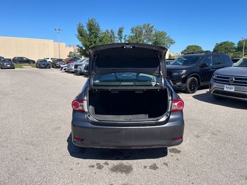 Used 2013 Toyota Corolla LE FWD image 11