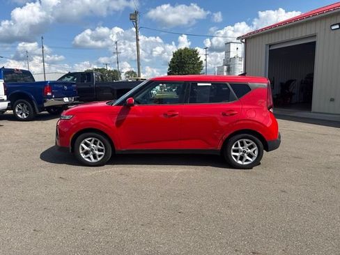 Used 2022 Kia Soul LX w/ Technology Package FWD image 6