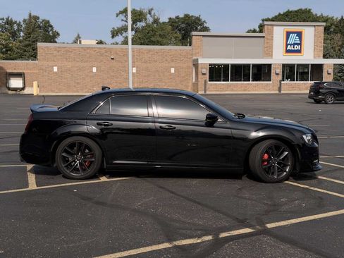 Used 2023 Chrysler 300 C RWD image 4
