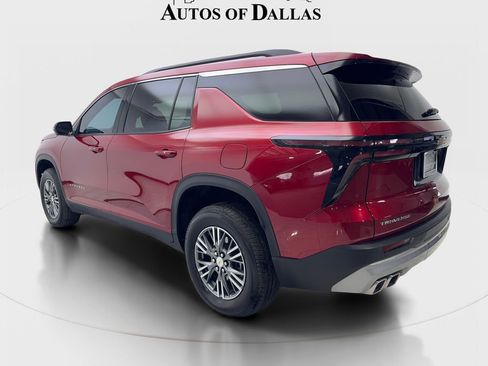 Used 2024 Chevrolet Traverse LT w/ Trailering Package image 9