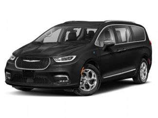Used 2023 Chrysler Pacifica Touring-L FWD video 1