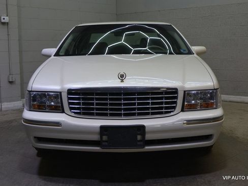 Used 1997 Cadillac De Ville D'Elegance w/ Safety/Security Pkg FWD image 5