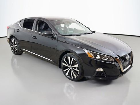 Used 2021 Nissan Altima 2.5 SR image 2