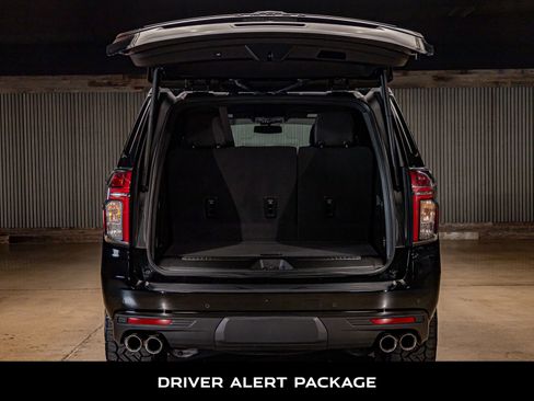 Used 2024 Chevrolet Tahoe Z71 w/ Off-Road Capability Package image 9