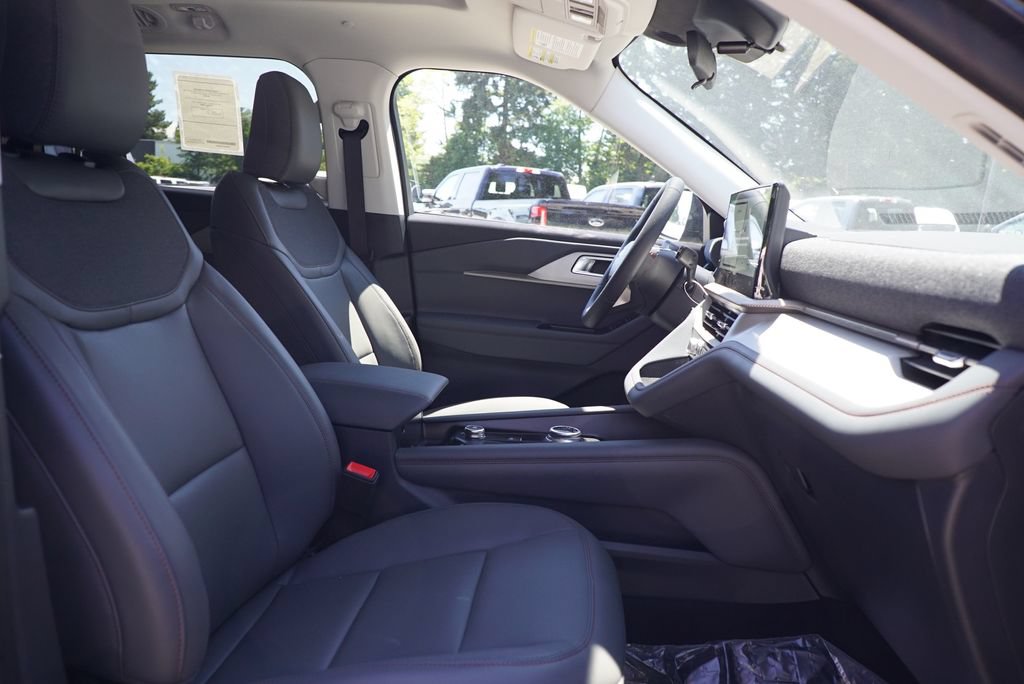 New 2026 Ford Explorer Active w/ Active Comfort Package AWD/4WD image 7