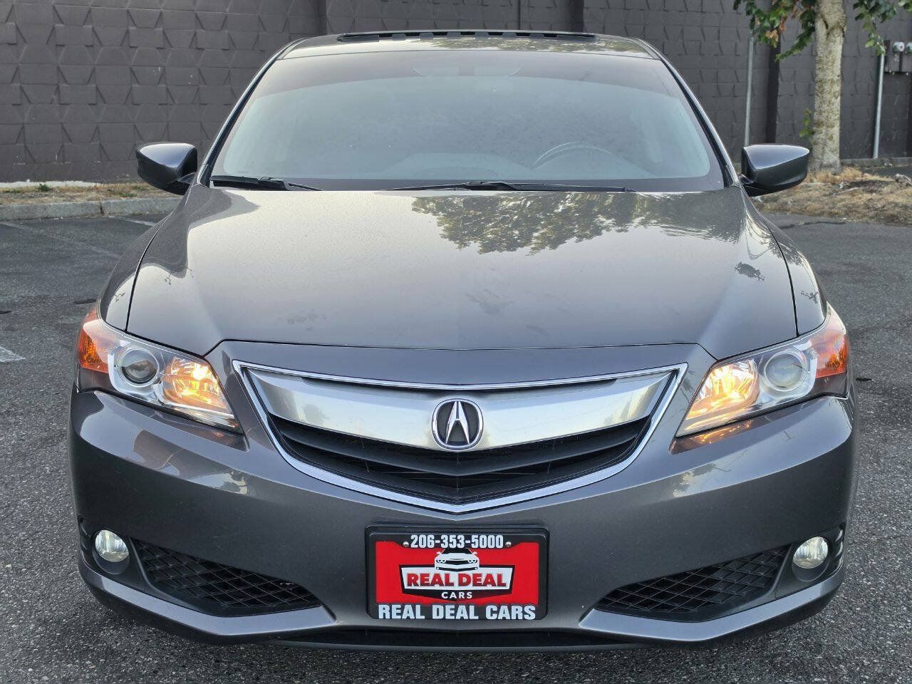 Used 2014 Acura ILX w/ Premium Package FWD image 2