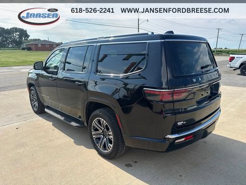Used 2024 Jeep Wagoneer 4WD w/ Premium Group I image 4