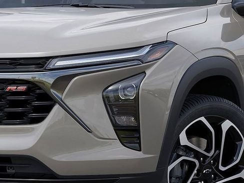 New 2026 Chevrolet Trax RS w/ Sunroof Package FWD image 14