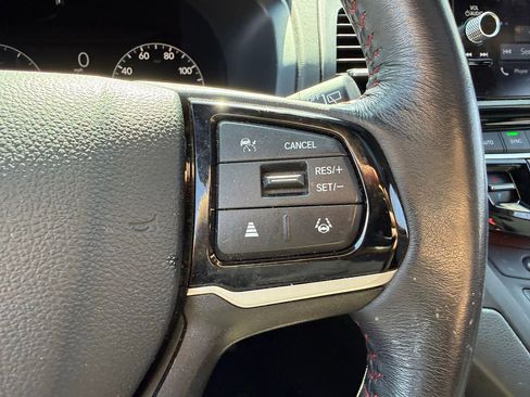 Used 2025 Honda Odyssey Sport-L image 16