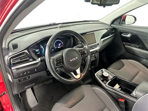 Used 2022 Kia Niro EX w/ Cold Weather Package image 3