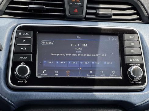 Used 2025 Nissan Versa SV FWD image 3