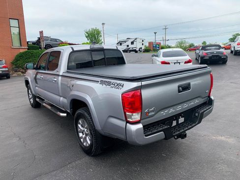 Used 2016 Toyota Tacoma SR5 AWD/4WD image 13
