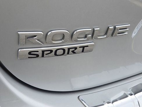 Used 2019 Nissan Rogue Sport SV w/ Technology Package image 12