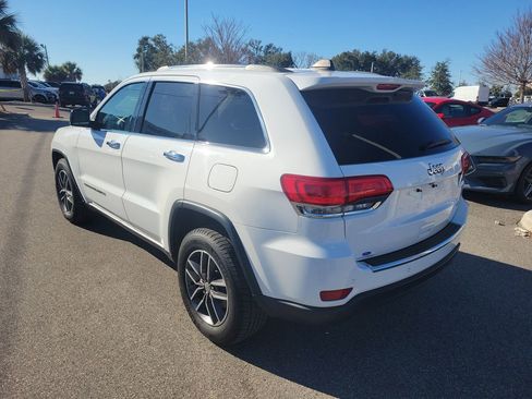 Used 2017 Jeep Grand Cherokee Limited image 3