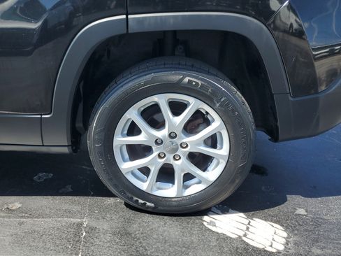 Used 2015 Jeep Cherokee Latitude image 31