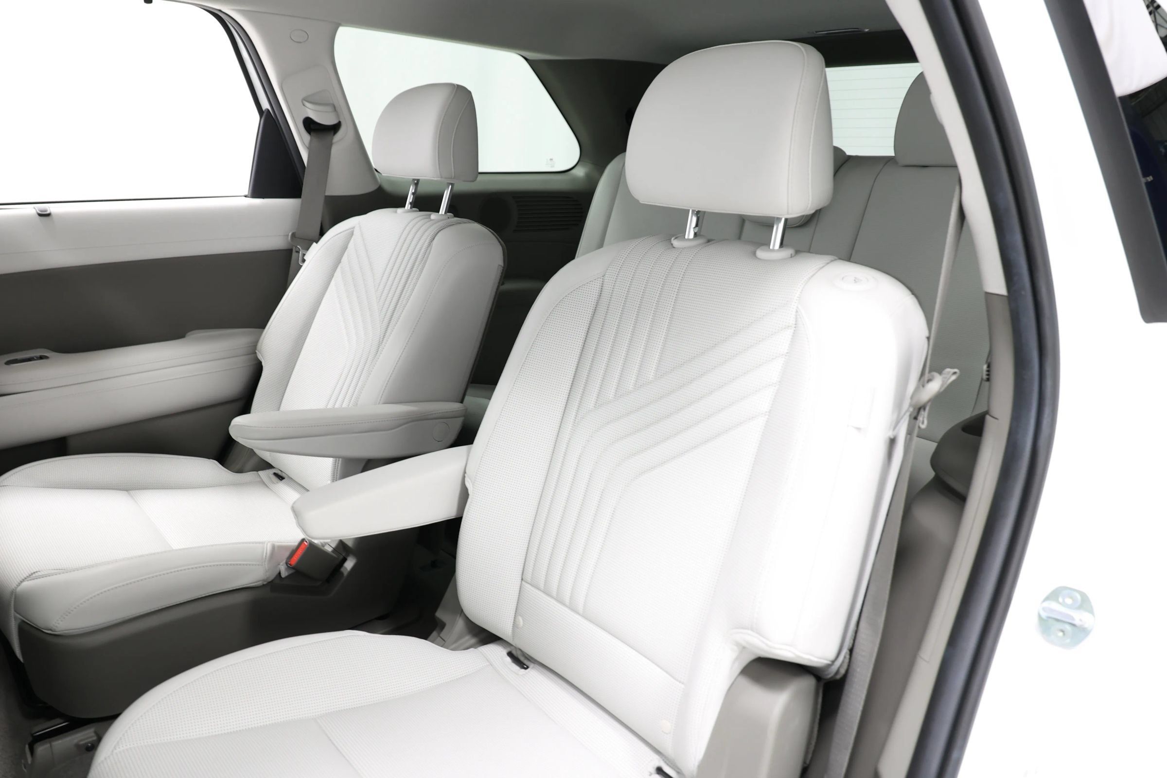 Used 2026 Hyundai Palisade SEL FWD image 3