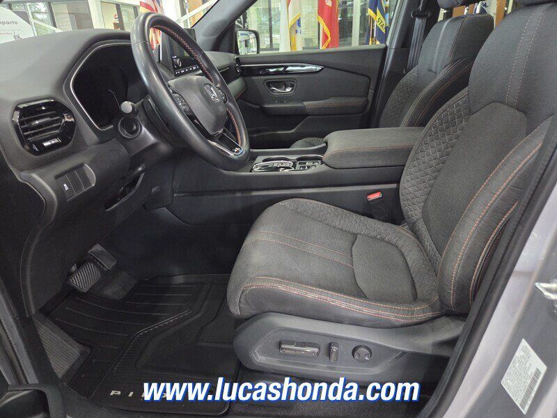 Used 2024 Honda Pilot Sport image 7