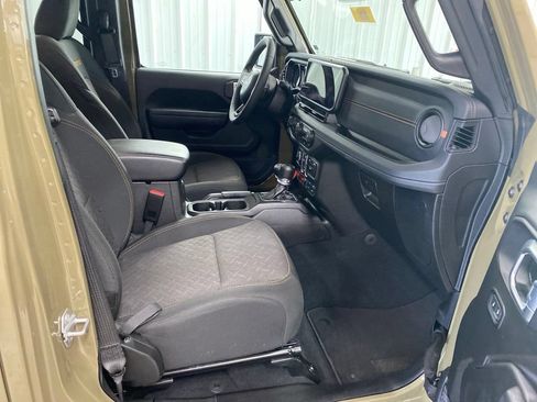 Used 2026 Jeep Gladiator Mojave AWD/4WD image 24