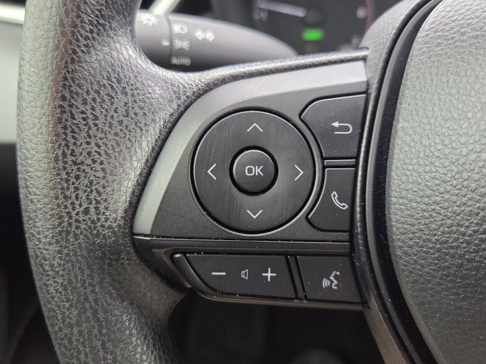 Certified 2025 Toyota Corolla LE FWD image 19