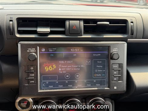 Used 2022 Toyota GR86 w/ ALL Weather Mat Package (TMS) RWD image 8