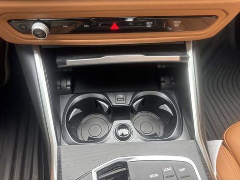 Used 2025 BMW 330i xDrive Sedan w/ Premium Package image 16