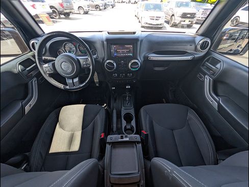 Used 2017 Jeep Wrangler Unlimited Sahara AWD/4WD image 20