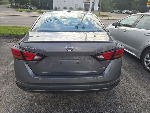 Used 2025 Nissan Altima 2.5 SV AWD/4WD image 12