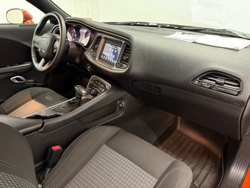 Used 2022 Dodge Challenger SXT image 14