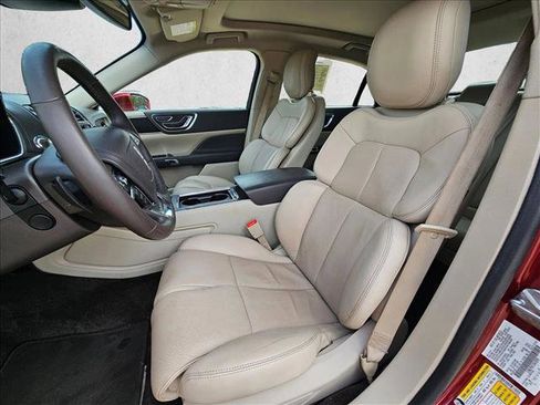 Used 2018 Lincoln Continental Select w/ Continental Climate Package image 13