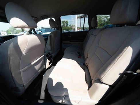 Used 2021 Honda Pilot EX image 23