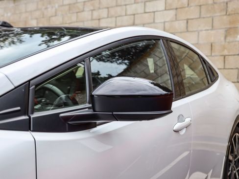 Used 2024 Toyota Prius Prime Premium w/ Advanced Technology Package FWD image 15