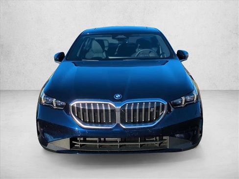 Used 2026 BMW i5 eDrive40 w/ Convenience Package image 6