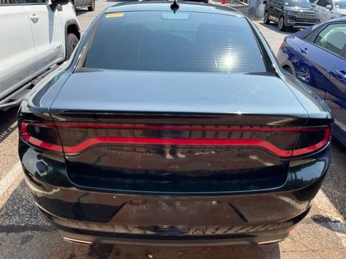 Used 2016 Dodge Charger SXT RWD image 5
