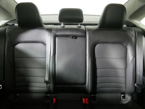 Certified 2022 Volkswagen Jetta SE w/ Panoramic Sunroof Package image 13