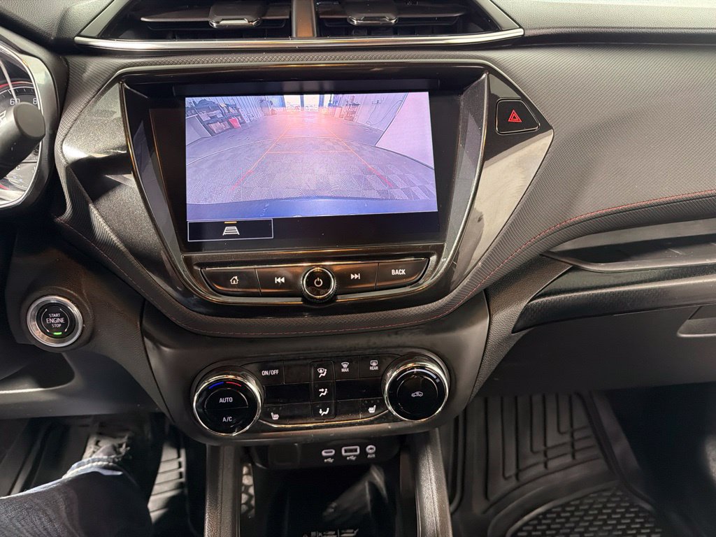 Used 2022 Chevrolet TrailBlazer RS w/ Technology Package FWD image 16
