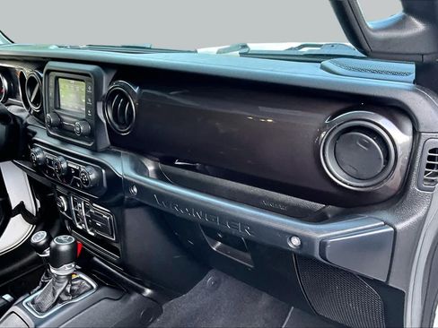 Used 2019 Jeep Wrangler Unlimited Sport AWD/4WD image 17