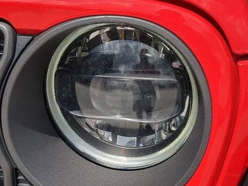 Used 2024 Jeep Gladiator Sport AWD/4WD image 9