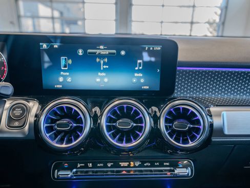 New 2026 Mercedes-Benz GLB 250 4MATIC image 20