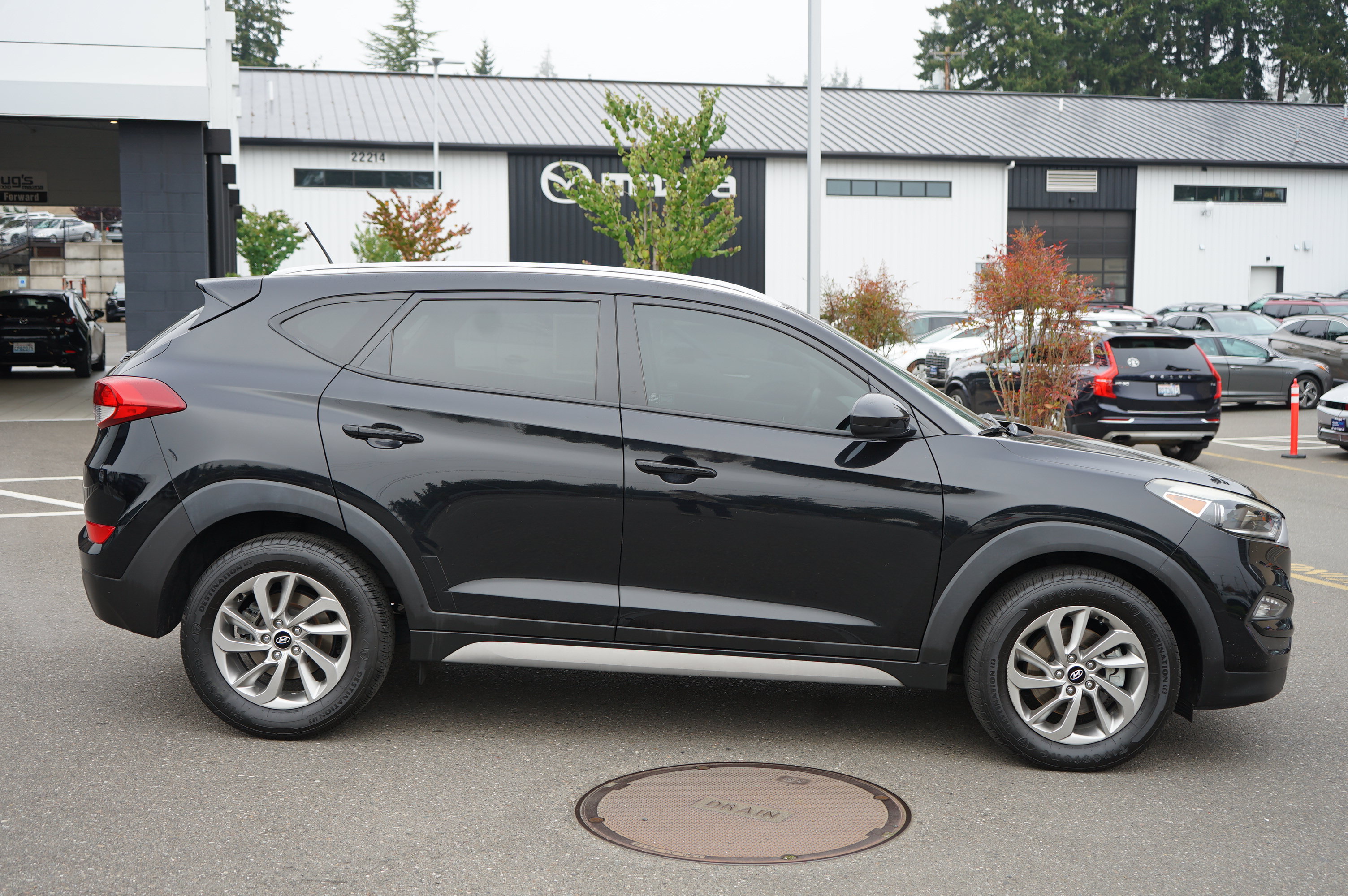 Used 2017 Hyundai Tucson SE w/ SE Popular Package 02 FWD image 2